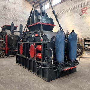 2PG1200x800大型液壓對輥制砂機(jī)發(fā)貨圖片