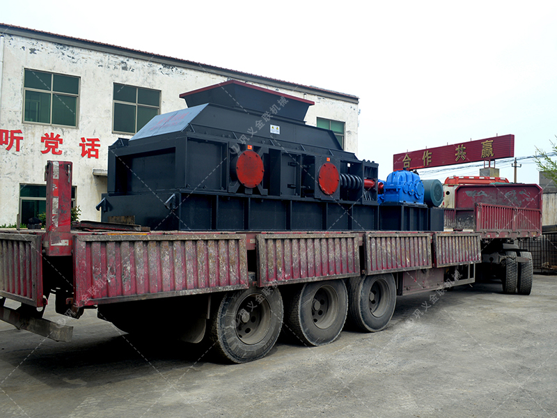 時(shí)產(chǎn)150噸的對(duì)輥制砂機(jī)是什么型號(hào)？如何控制出砂率？