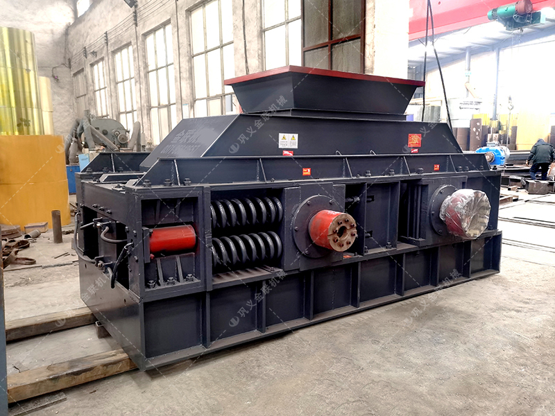 2PG1500x1000大型對輥破碎制砂機(jī)發(fā)往湖北