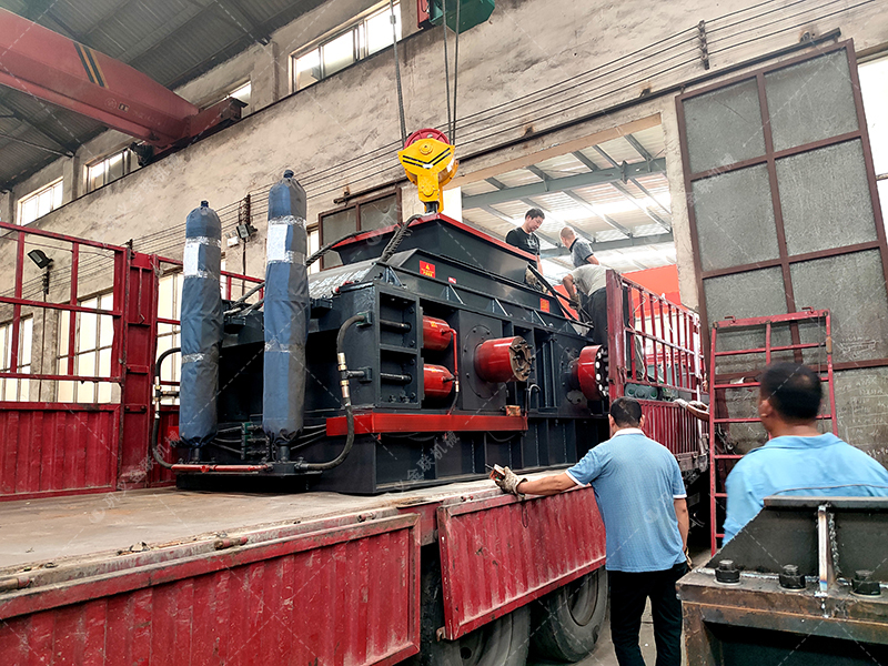 如何通過液壓對輥破碎機實現(xiàn)石英石的2mm準確破碎?