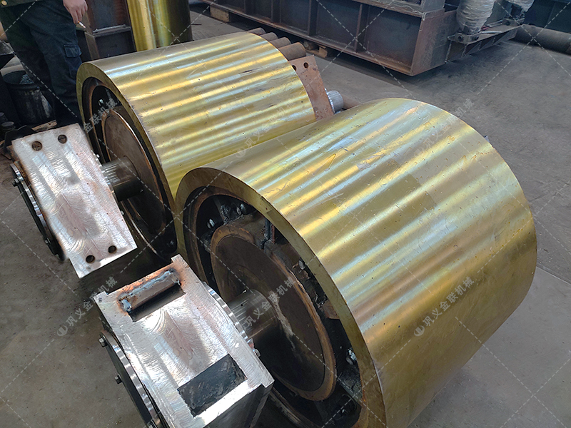 操作簡便高產(chǎn)：1000x800液壓對輥制砂機(jī)的人性化設(shè)計揭秘